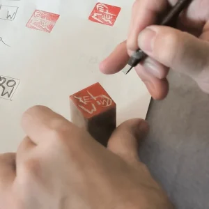 Atelier de gravure de sceau artisanal à Athènes